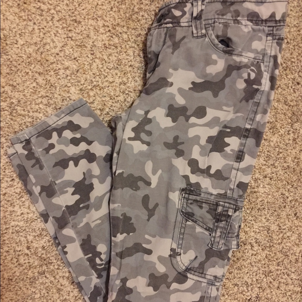 Jessica Simpson leopard pants